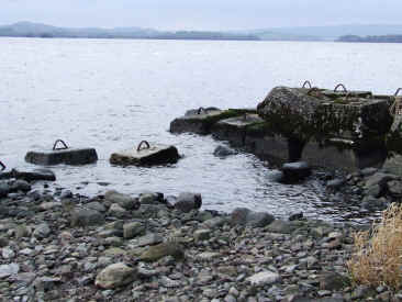 Rossclare WW2 salvage area with old mooring blocks@75.jpg (269824 bytes)